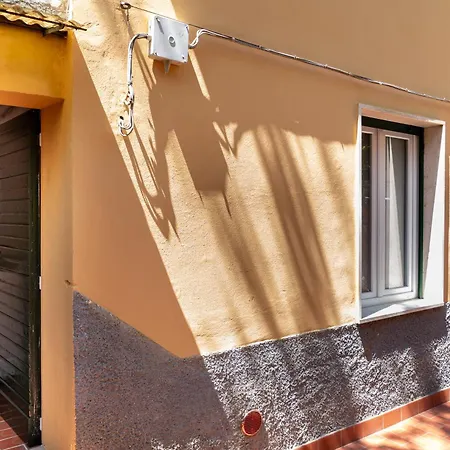 Civico 11 Accogliente Trilocale Per 4 Persone Con 2 Bagni E Posto Auto Riservato