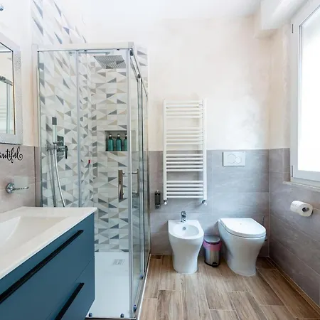 Civico 11 Accogliente Trilocale Per 4 Persone Con 2 Bagni E Posto Auto Riservato Perugia