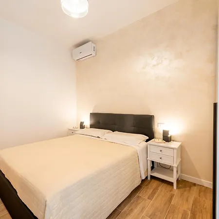 Civico 11 Accogliente Trilocale Per 4 Persone Con 2 Bagni E Posto Auto Riservato Apartmán *