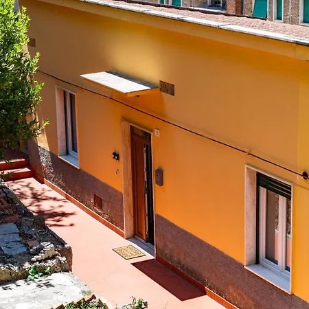 Апартаменты Civico 11 Accogliente Trilocale Per 4 Persone Con 2 Bagni E Posto Auto Riservato *